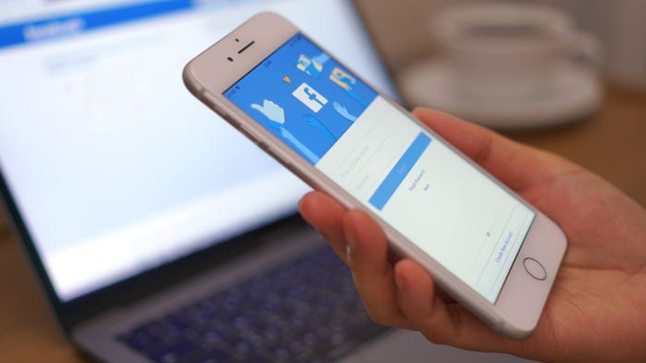 Facebook Kullanıcıları Mobil Cihazları Tercih Ediyor