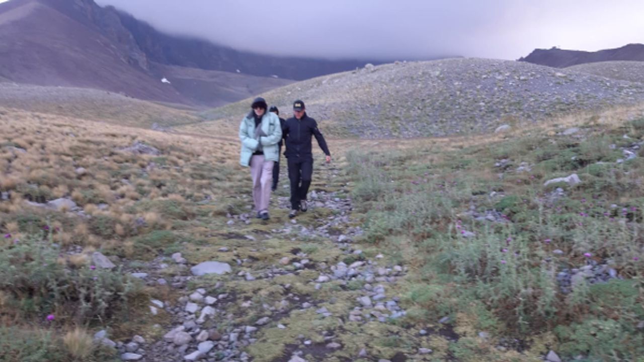 Erciyes'te mahsur kalan 2 kişiyi JAK ekipleri kurtardı