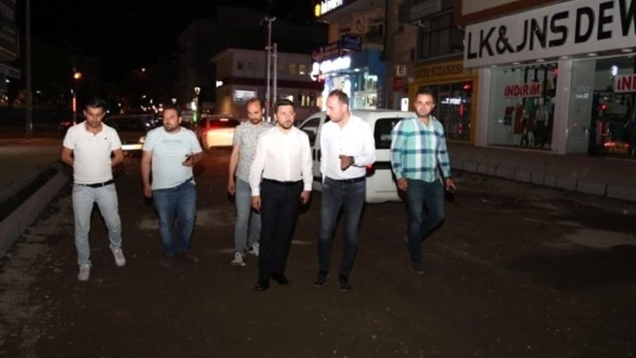  Başkan Rasim Arı'dan çalışma alanlarına gece denetimi