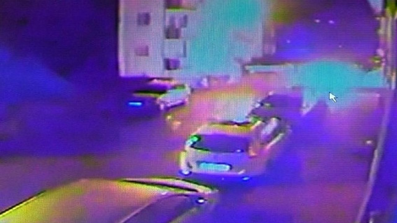 Çakmak gazı bomba gibi patladı, 2 genç ölümden döndü