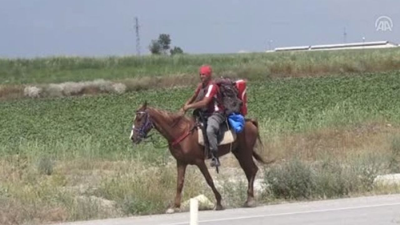Vatani görevi için at sırtında yola çıkan Duman Yozgat'a ulaştı !