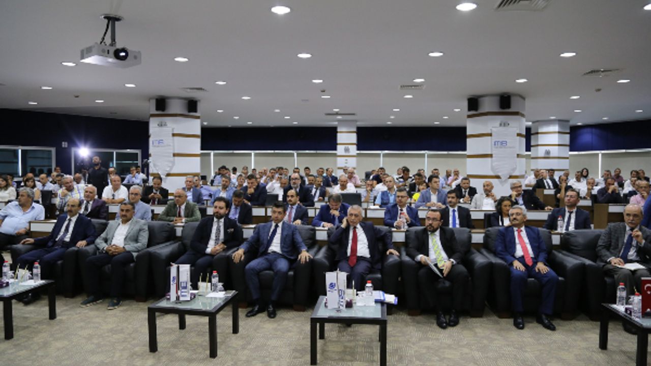 Dünyada bulunan 90 çeşit madenden yaklaşık 60 çeşidi Türkiye'de