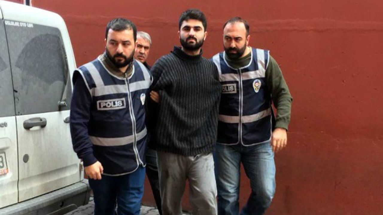 Babasını 50 bıçak darbesi ile öldüren sanık: “Acı çekerek ölmesini istedim”