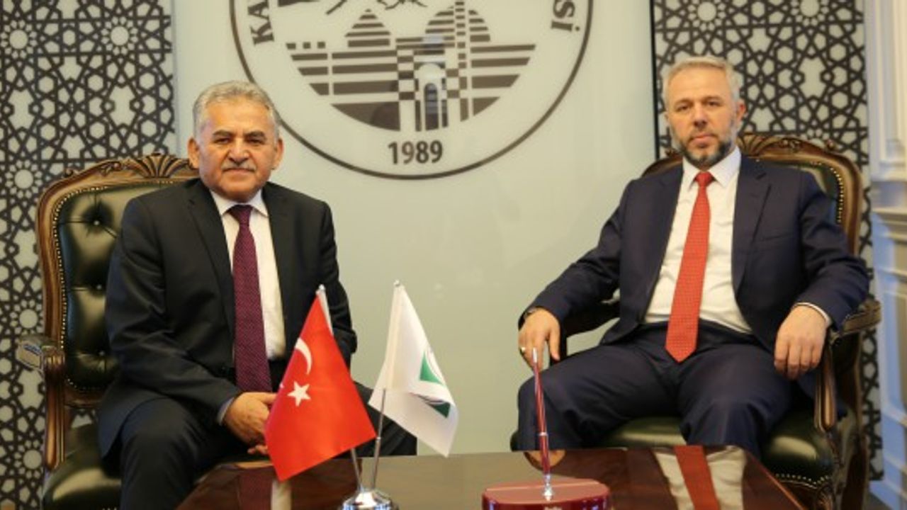 Başkan Dr. Memduh Büyükkılıç Prof. Dr. Şahin Güven’i tebrik etti 