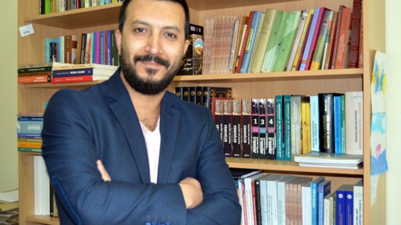 Doç. Dr. Bolat: “İran, Suriye politikasıyla İslam devleti söylemine aykırı hareket etti” 