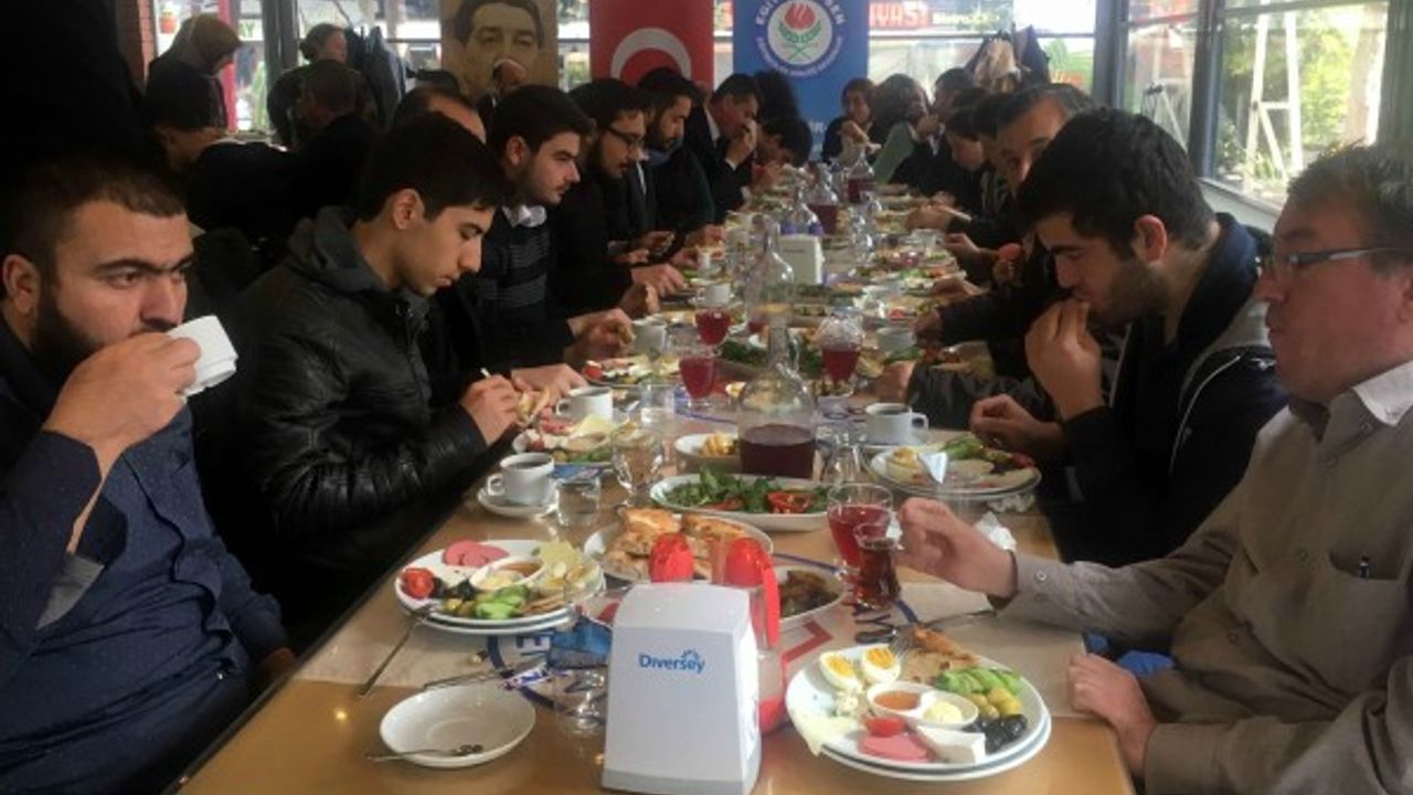 Hacı Sarı, "Fiziksel engeller kaldırılabilir ama önemli olan zihindeki engellerin kaldırılması" 