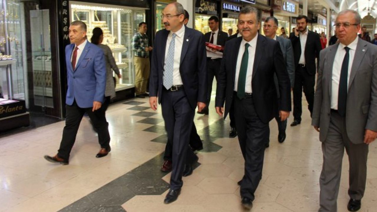 KTO Başkanı Gülsoy, enflasyonla mücadeleye destek veren esnafları ziyaret etti 