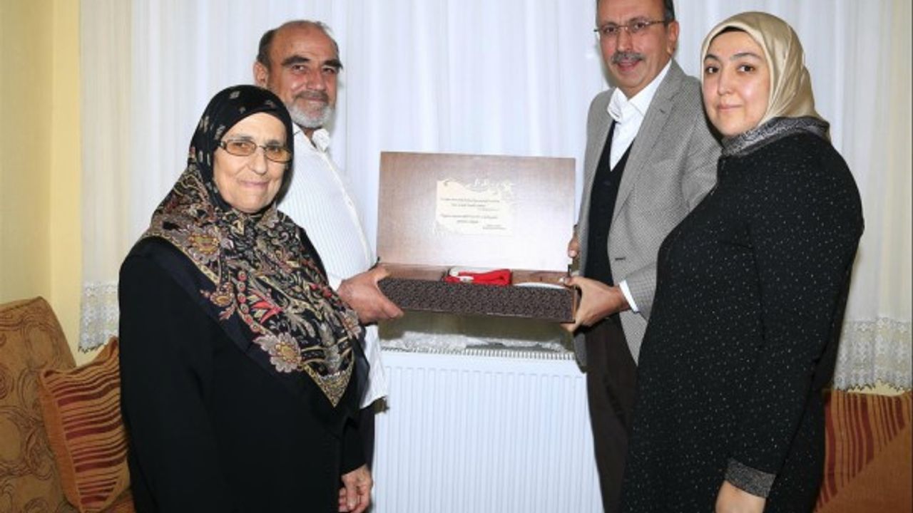 Nevşehir Belediye Başkanı Seçen, yarım asırlık çiftlere ziyaretlerini sürdürüyor  