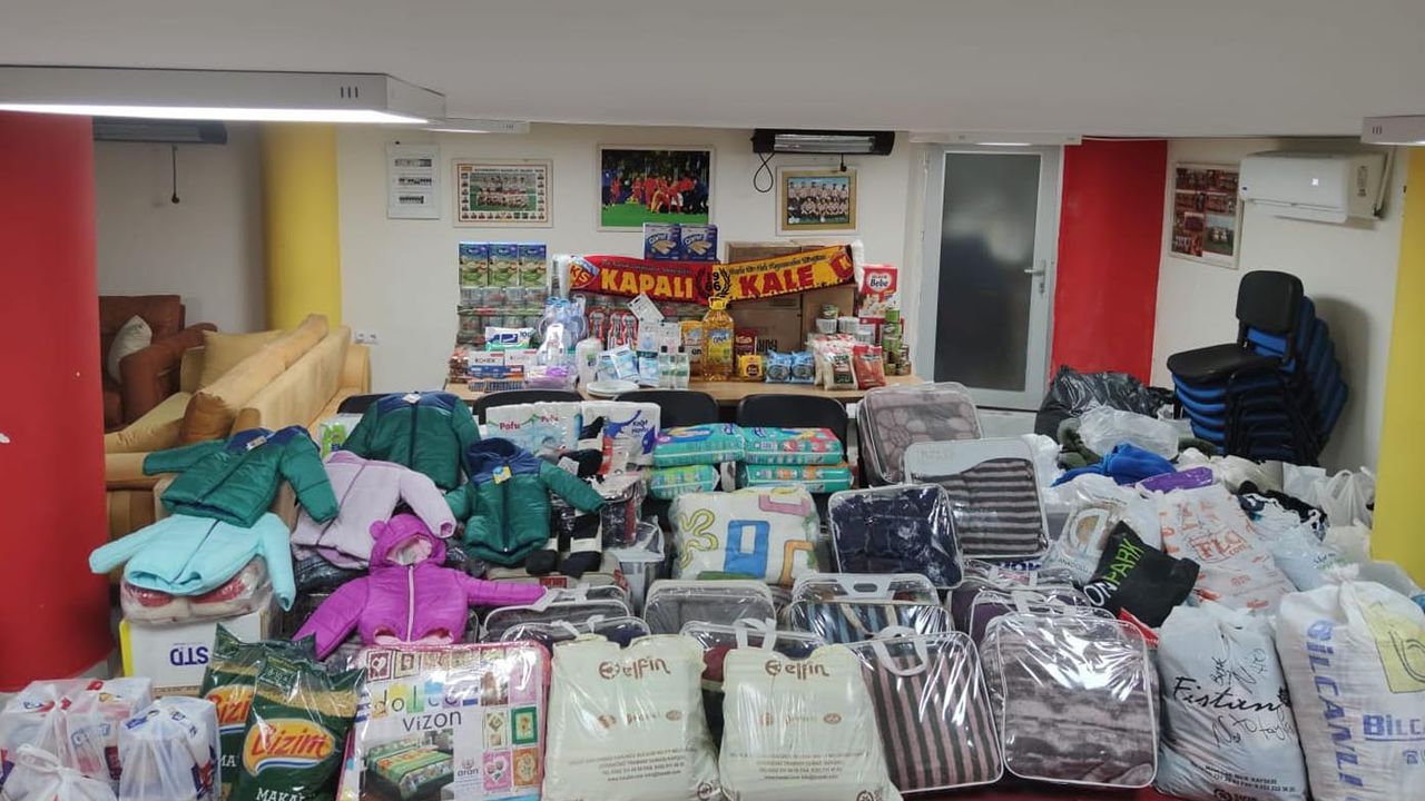 Kayserisporlu taraftarlardan İzmir’deki depremzedelere yardım