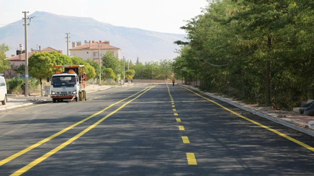 Develi Güney Aşağı Mahallesinde yaya yolu çizgi çalışması