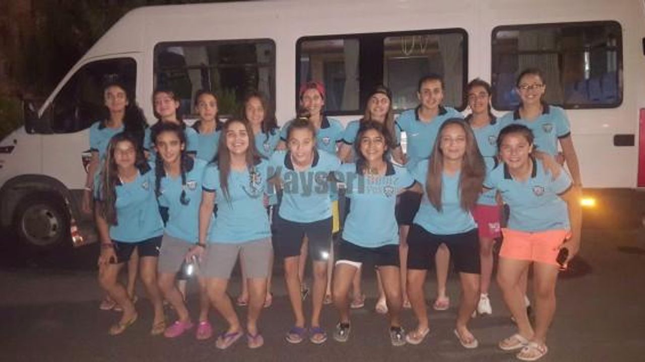 Kayseri Gençlerbirliği, Türkiye finalleri için İzmir’e gitti