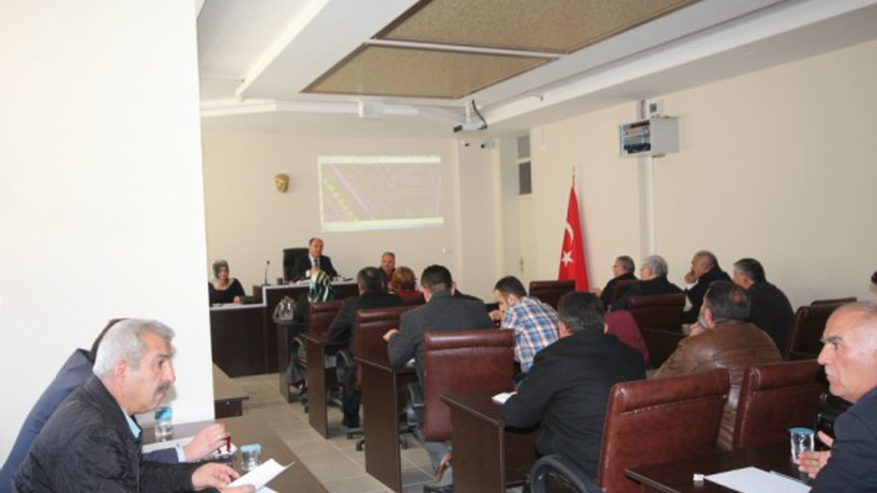 Başkan Özaltun, kaldırım işgallerine son verilmesi çağrısında bulundu