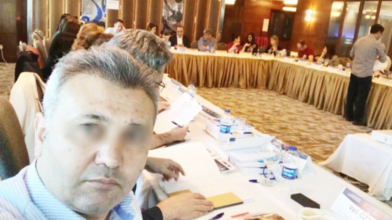 Boşanmak üzere olan eşi ile uygunsuz yakaladığı hakimi bıçaklayan sanığa 3 yıl 9 ay hapis 