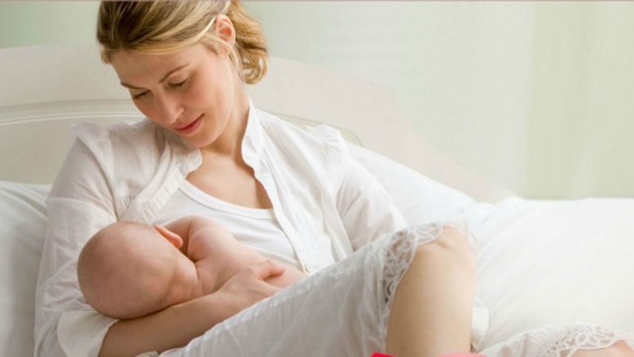 Emzirme, bebek ve anneyi hem mutlu hem de sağlıklı kılıyor