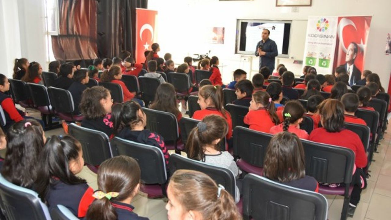 Kocasinan'da öğrencilere yönelik eğitim seminerleri devam ediyor