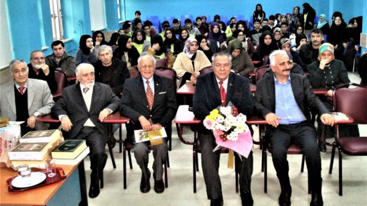 Prof. Dr. Öztek, sigara, alkol ve uyuşturucunun zararlarını anlattı