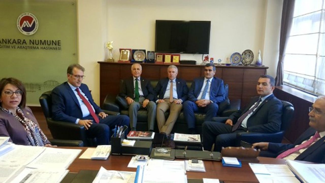 Chp Milletvekili Arık Nuriye Gülmen’i Hastanede Ziyaret Etti