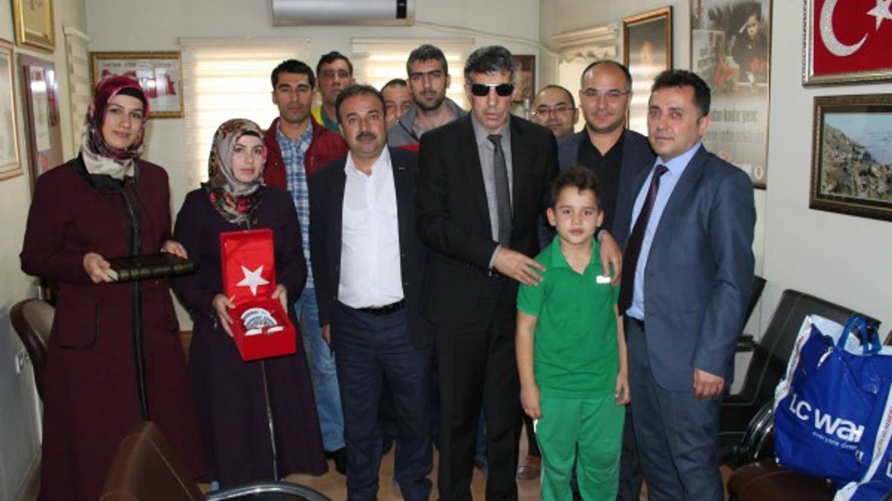 Öz Ağaç İş Sendikası, Şehit Aileleri’ni Ziyaret Etti