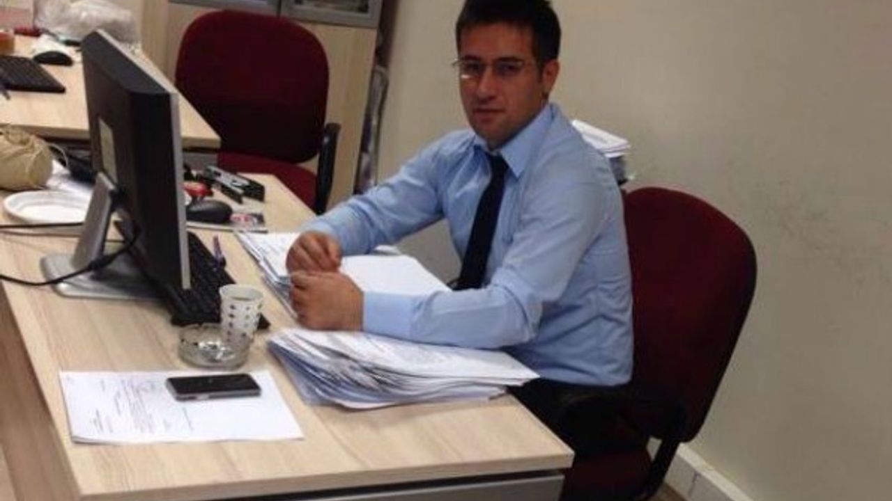 Adli emanetteki kartonların altını keserek 21 kilo eroin çalmaya kalkıştı