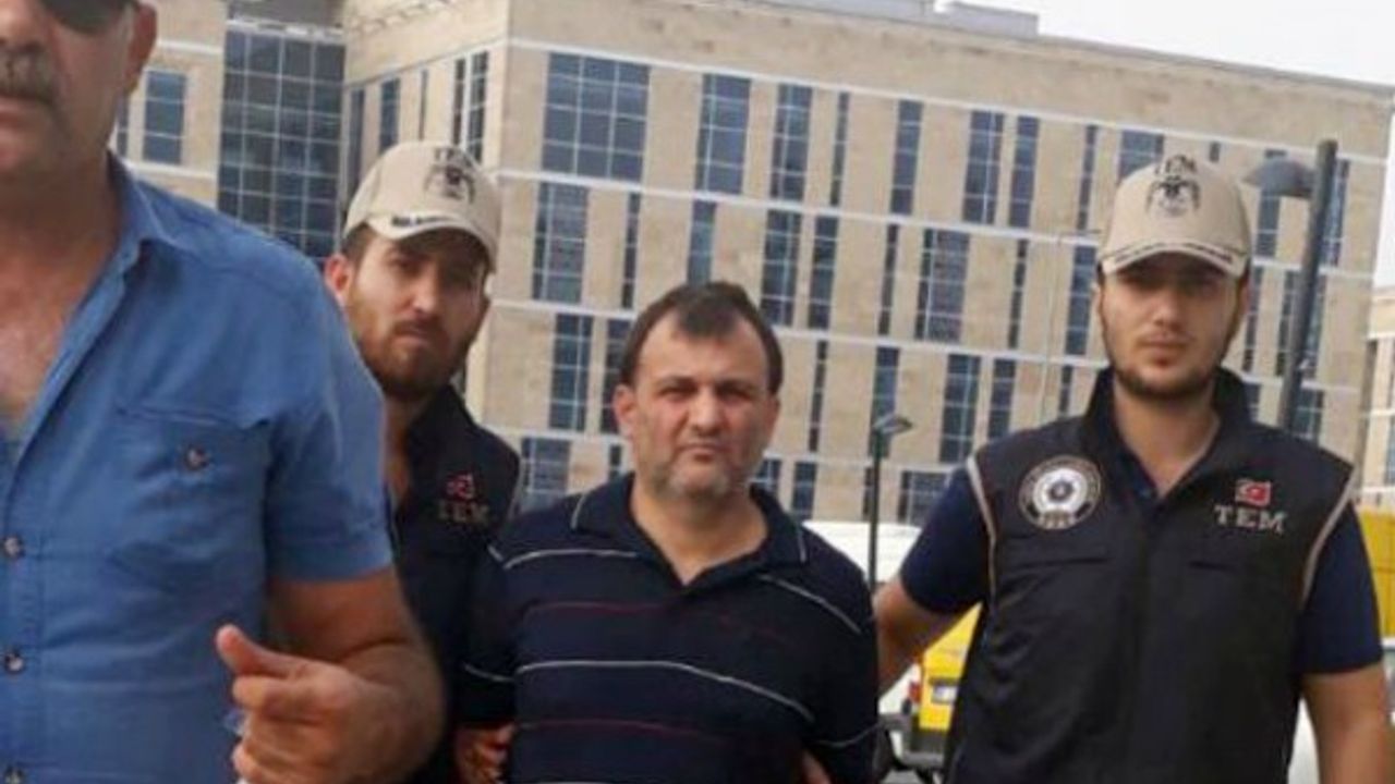 Fetö'den Aranan Öğretmen Sahte Kimlik İle Yakalandı