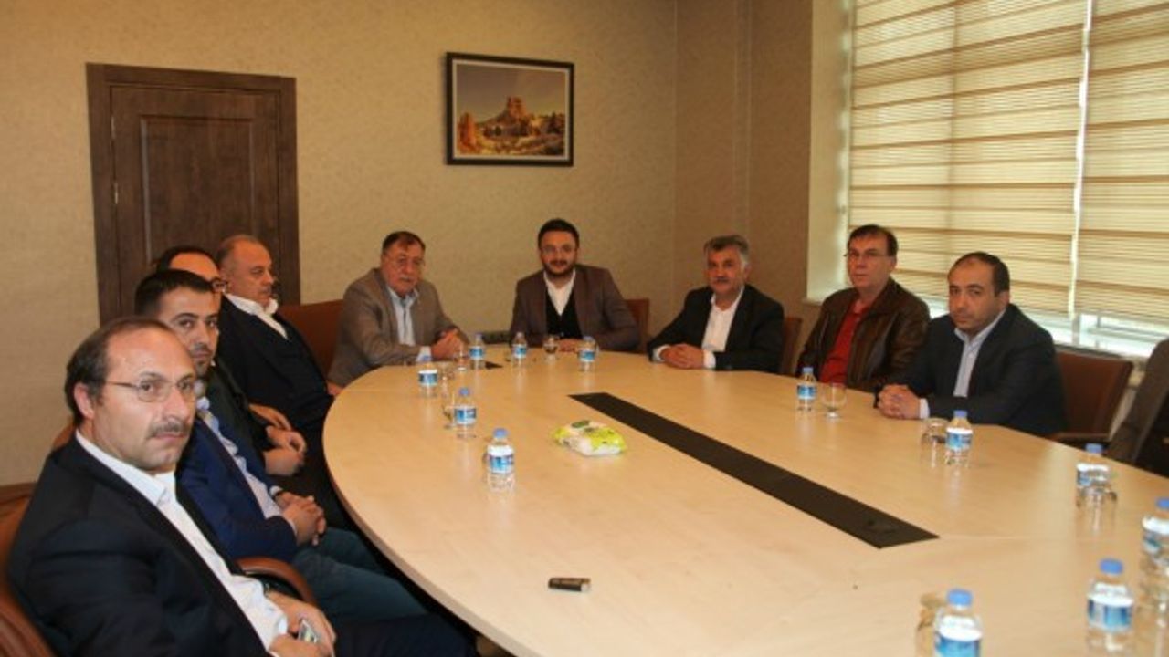 AK Parti yöneticileri NTSO Başkanı Parmaksız’ı ziyaret etti 