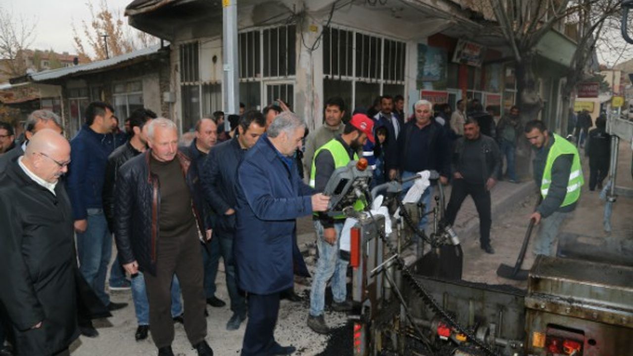 Başkan Çelik Akkışla ve Özvatan'da yapılan çalışmaları inceledi 