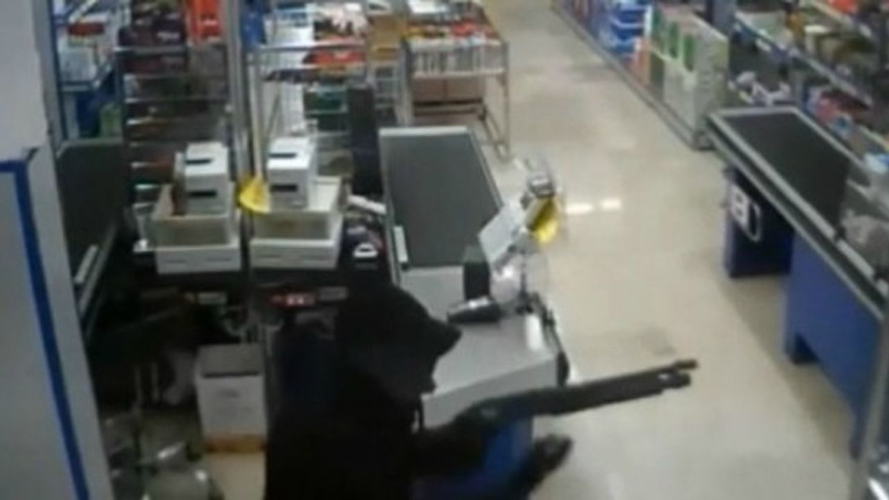 İnternetten tüfek alıp zincirleme gasp yapan zanlılar yakalandı