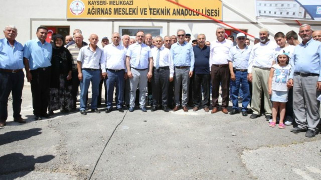 Melikgazi Belediyesi Ağırnas Mesleki Ve Tenik Lisesi Binası Yenilendi 