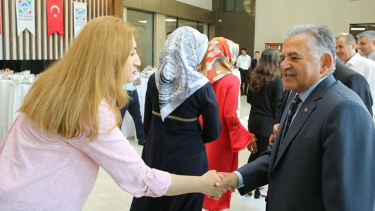 Başkan Büyükkılıç, Belediye Çalışanlarının Bayramını Kutladı 