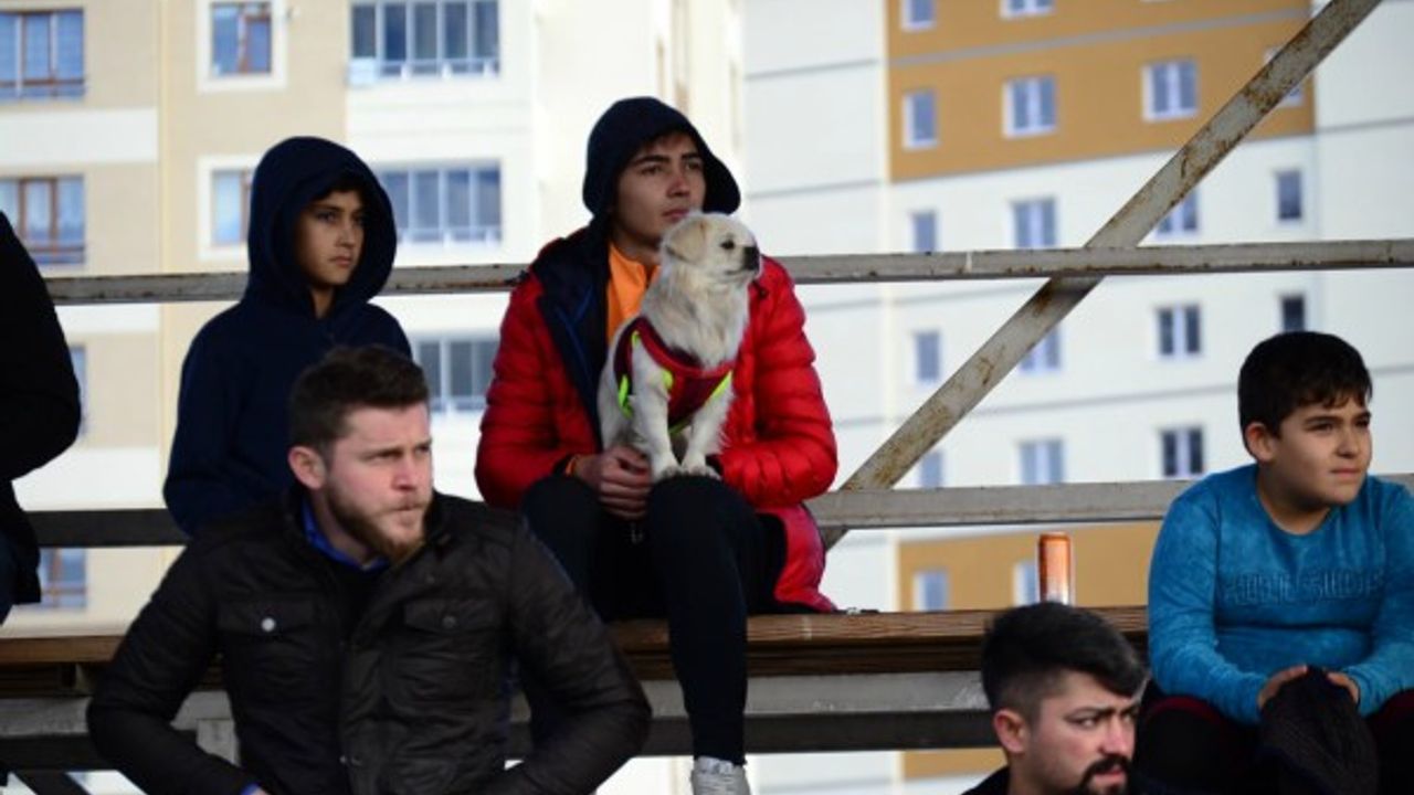 Belsinspor sevdalısı; Bulut sahibini ve takımı yalnız bırakmıyor 