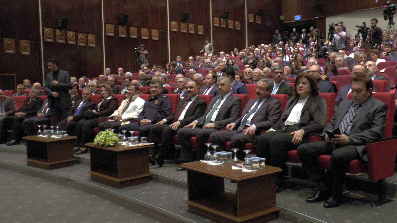 ERÜ Tıp Fakültesinin kuruluşunun 50’nci yıl dönümü kutlandı 