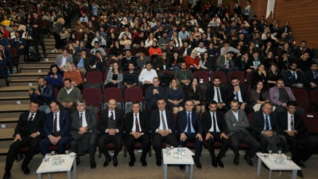 ERÜ’de 3. Erciyes Mühendislik Zirvesi başladı 