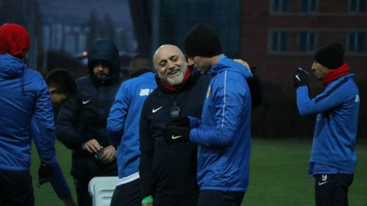 Hikmet Karaman, Kayserispor'un başında ilk antrenmanına çıktı 