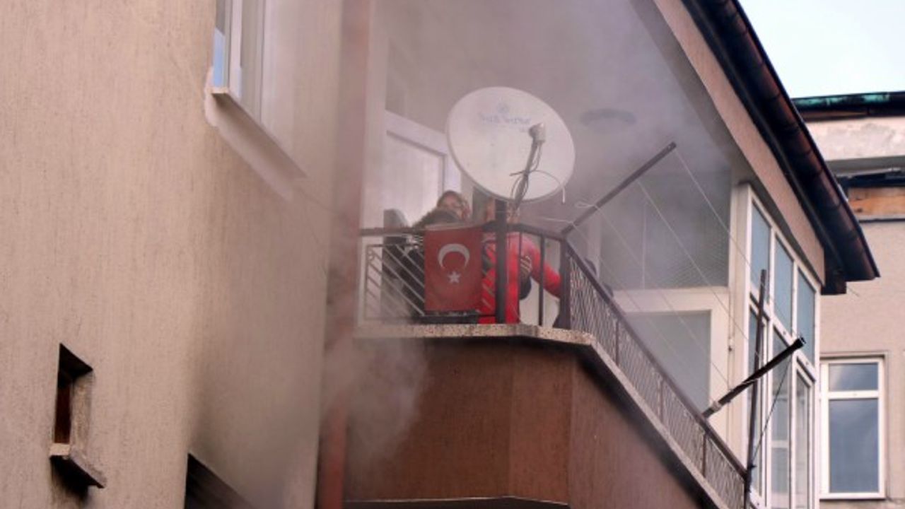 Prizde unutulan elektrikli battaniye evi yaktı 