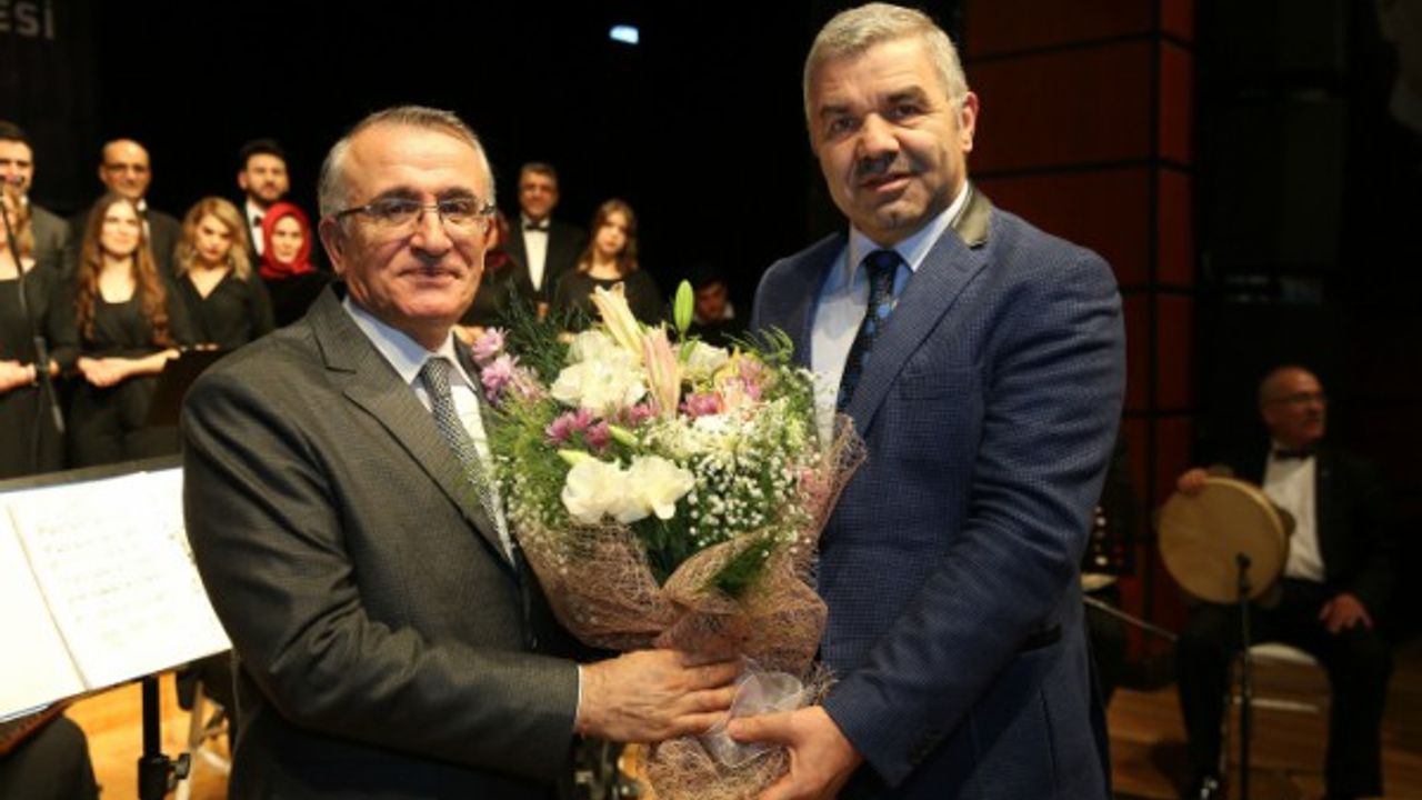 Yılsonu konserine Başkan Çelik de katıldı 