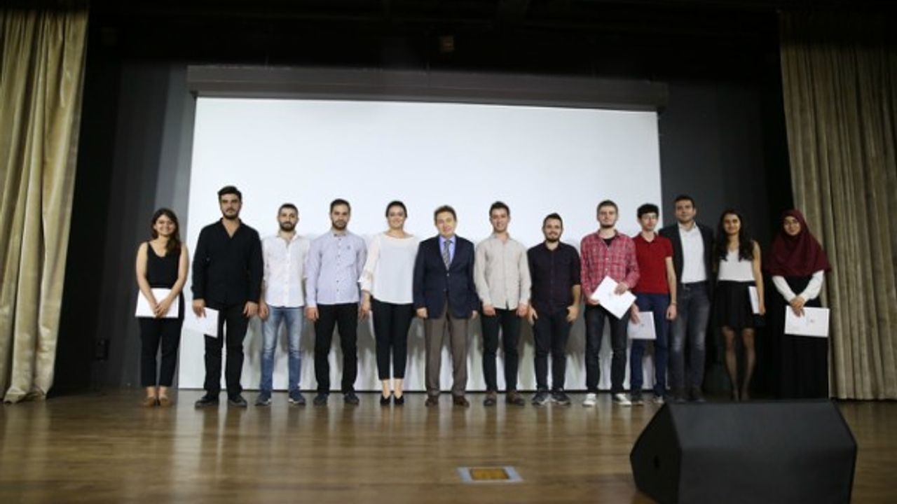 AGÜ’nün İlk Mezunları, Lisans Bitirme Projelerini Tanıttı 