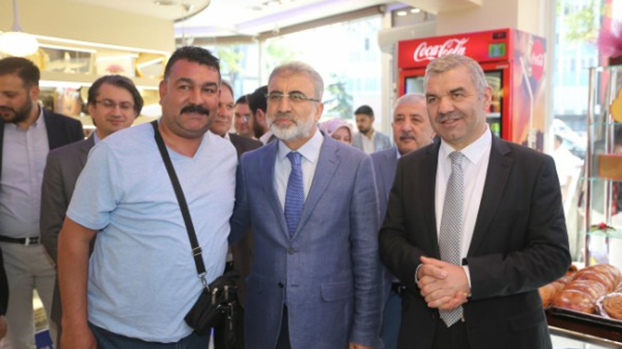 Başkan Çelik ve Taner Yıldız'a esnaflardan büyük ilgi 
