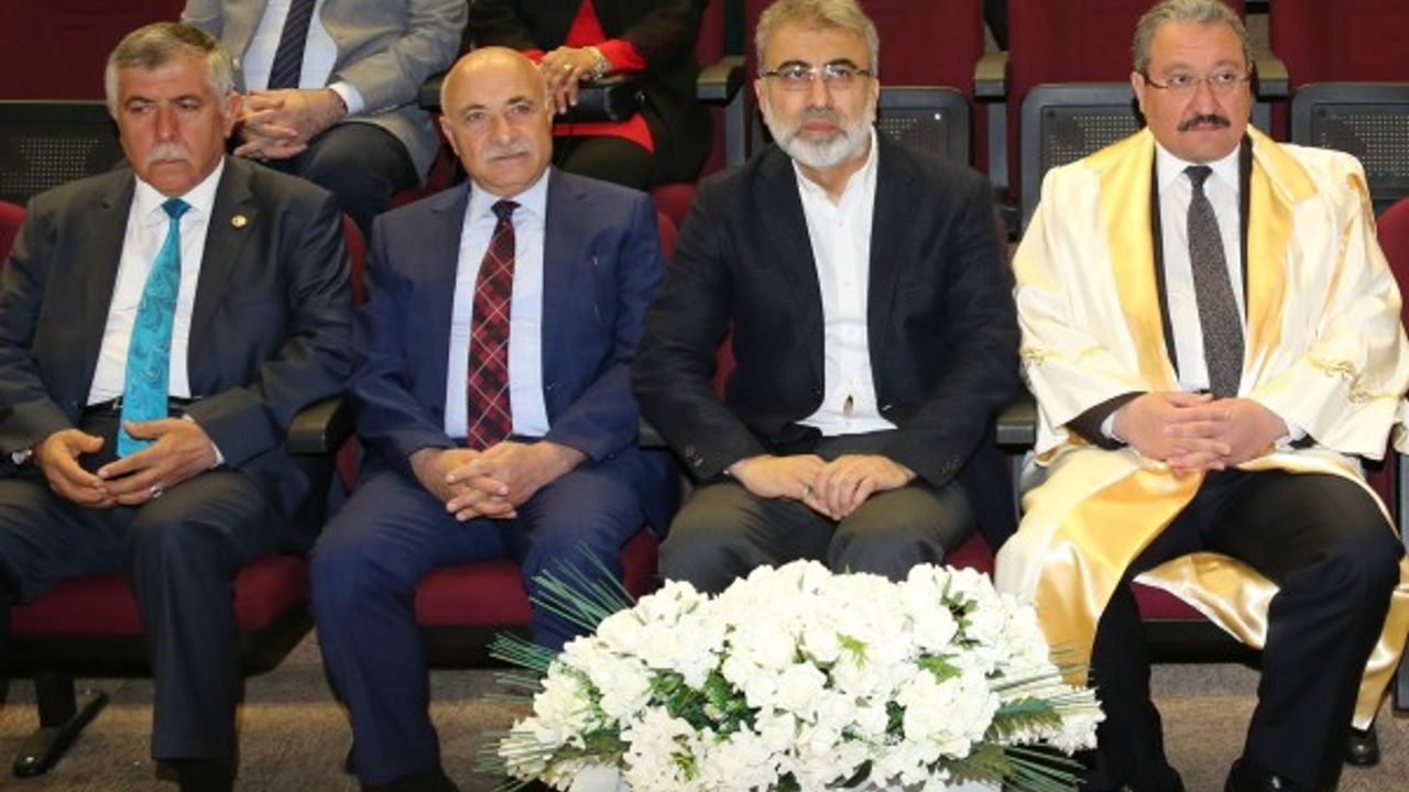ERÜ Seyrani Ziraat Fakültesi’nden 140 Öğrenci Mezun Oldu 