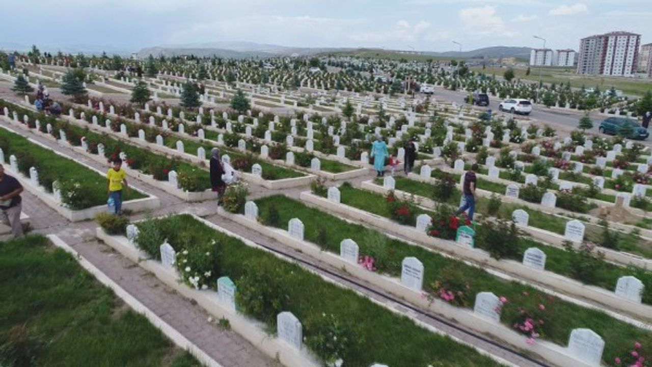 Türkiye’de bir ilk ‘mezarlıkta kentsel dönüşüm’ 