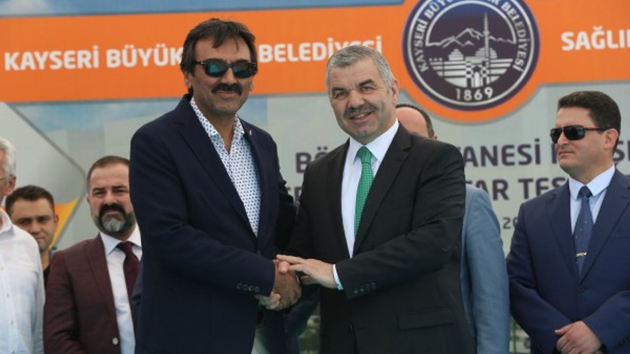 Şehir Hastanesi karşısındaki iş yerleri sahiplerine teslim edildi 