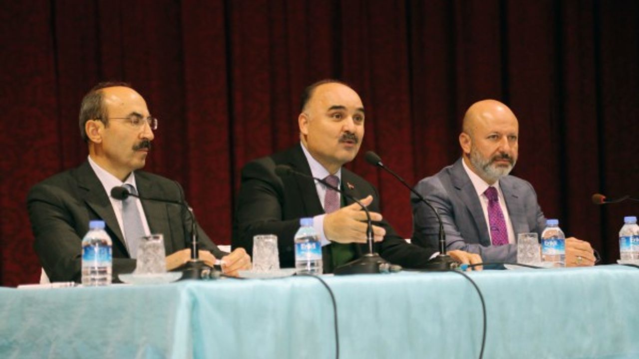 Vali Günaydın Kocasinan İlçesi Mahalle Muhtarları İle Bir Araya Geldi 