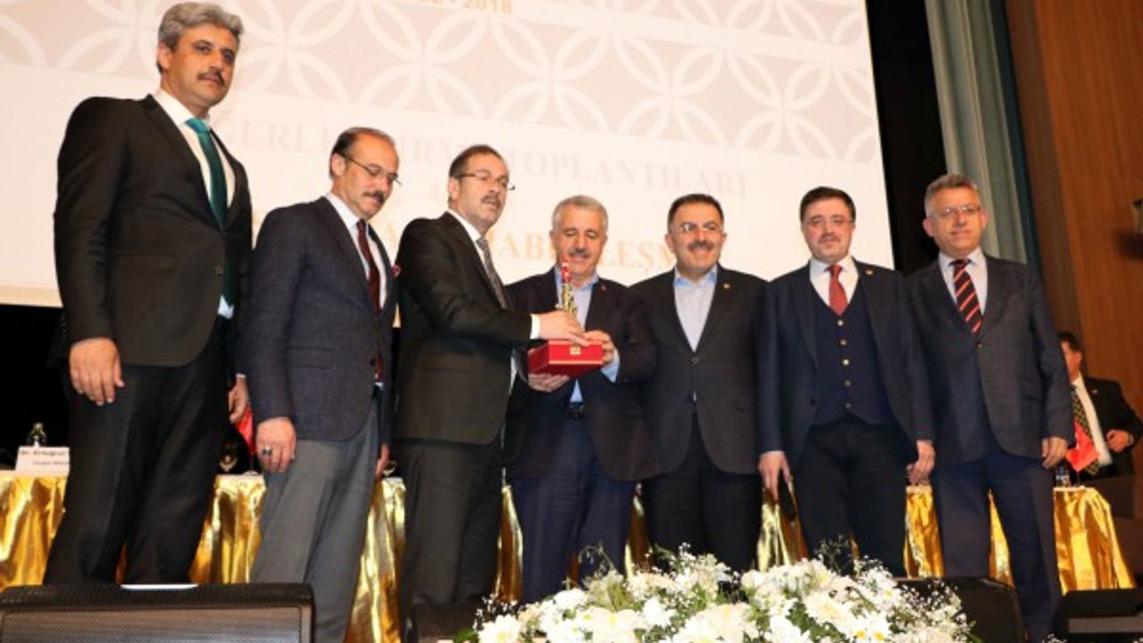 "Yapılan hizmetler ülkenin gelişmesi ve büyümesi için"