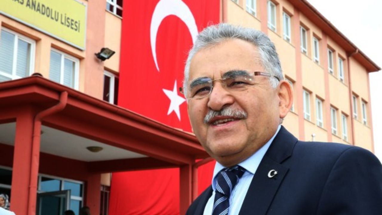 Büyükkılıç: "Türkiye'yi 2023 hedeflerine ulaştıracak olan gençlerdir" 