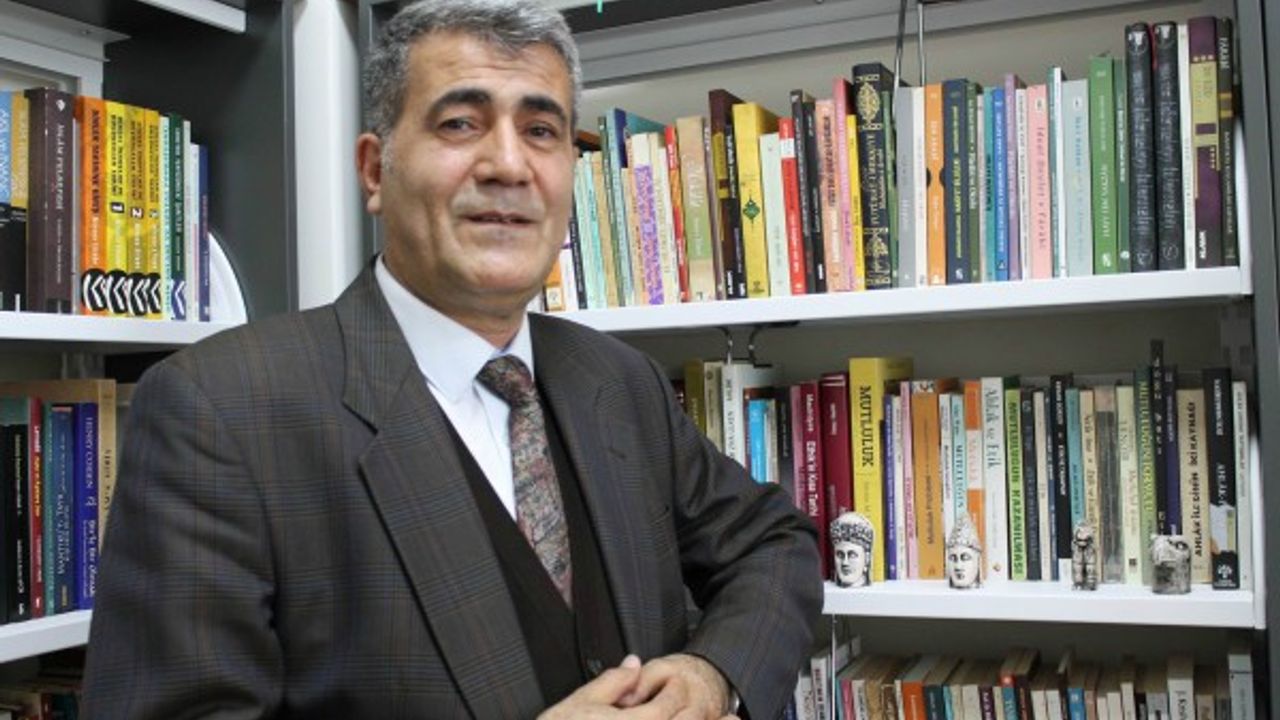 Doç. Dr. Özgen: “Savaşların nedeni, modernizmin mutluluk anlayışı” 