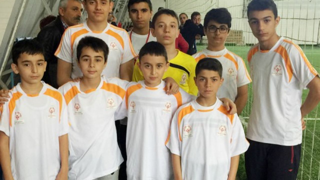 Erciyes Üniversitesi & Özel Olimpiyatlar Türkiye Bölge Oyunları özel ve partner sporcuları bir araya getirdi