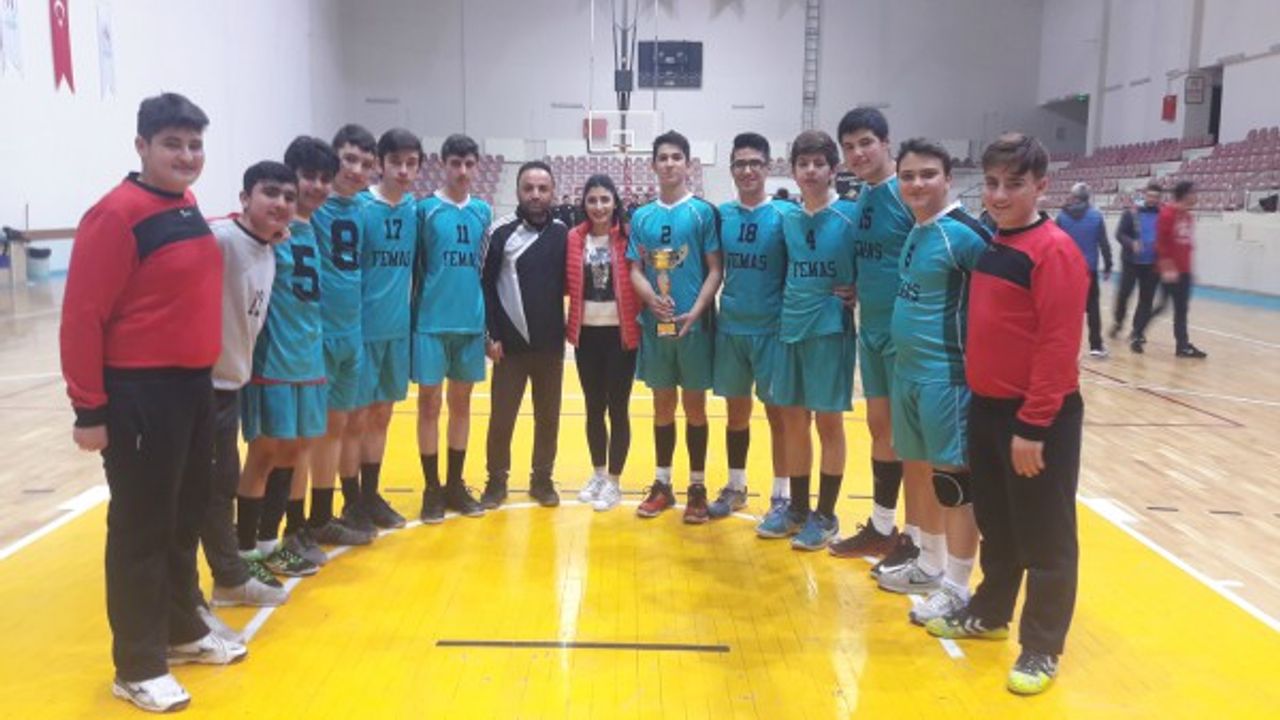 Gençlik Spor Hentbol Takımı Kayseri Gençler Şampiyonu 