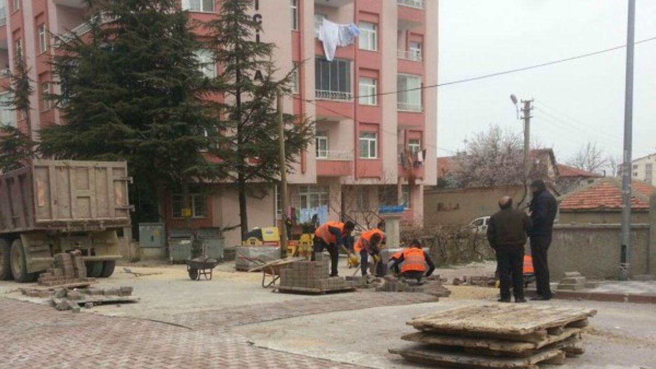 Kaman'da doğalgaz çalışmalarında bozulan yolların yapımına başlandı