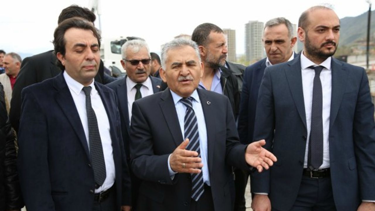 Melikgazi’de taşkın koruma kanalı ve köprü inşaatları devam ediyor 