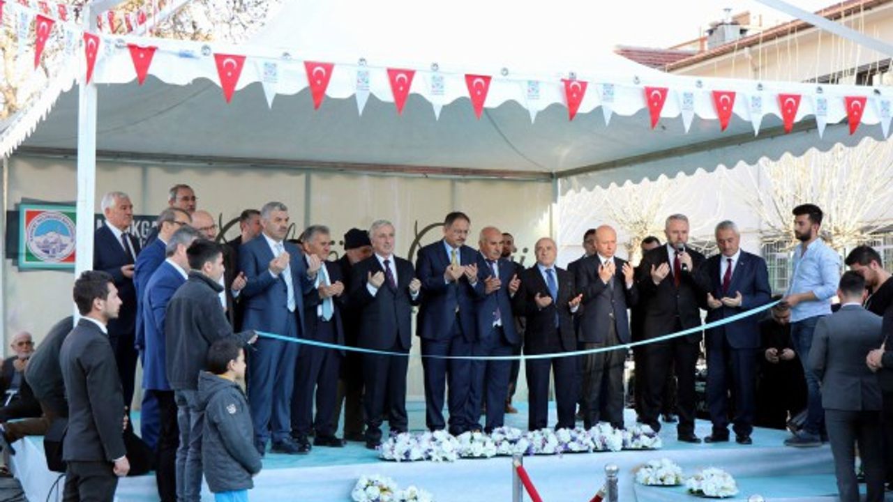 Tarihi Çifteönü Cami restorasyonun ardından ibadete açıldı 