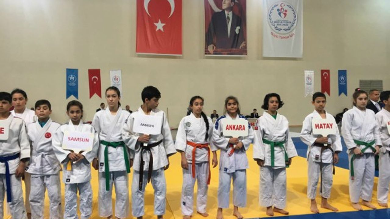 Türkiye Okullar Arası Judo Yıldızlar Grup Müsabakası Başladı 